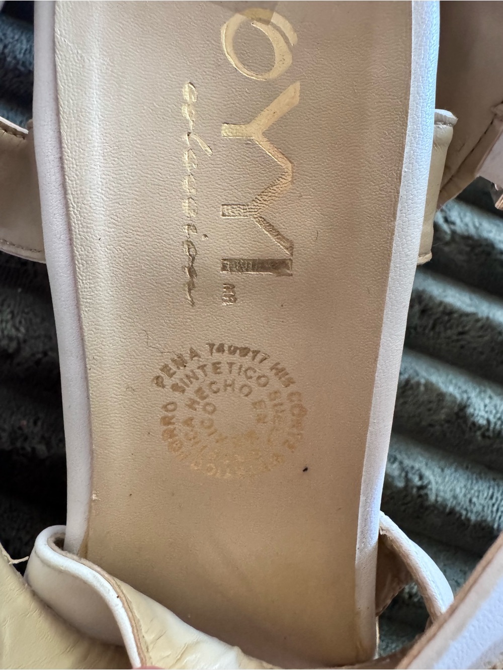 white platform sandals - Picture 4 of 5